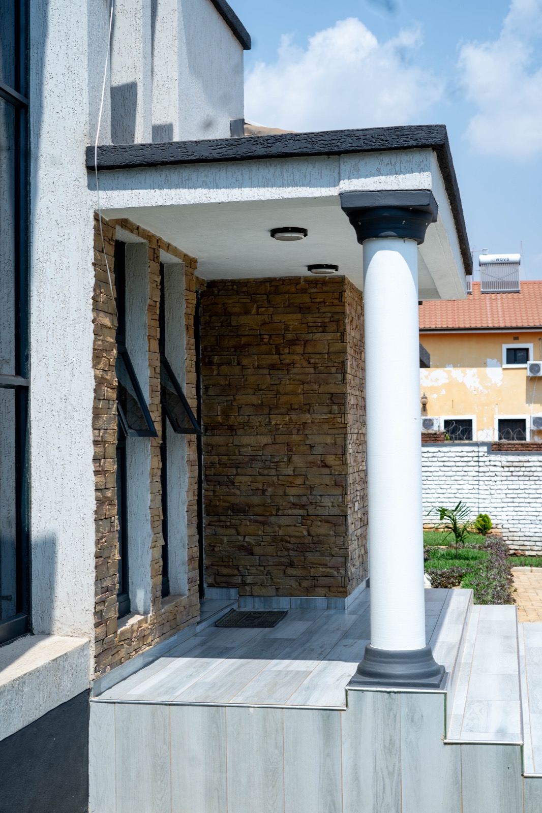 Covered porch entrance at Nichi Guesthouses